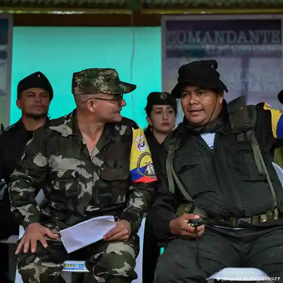 Petro ordena bombardear disidencias de las FARC en Colombia 